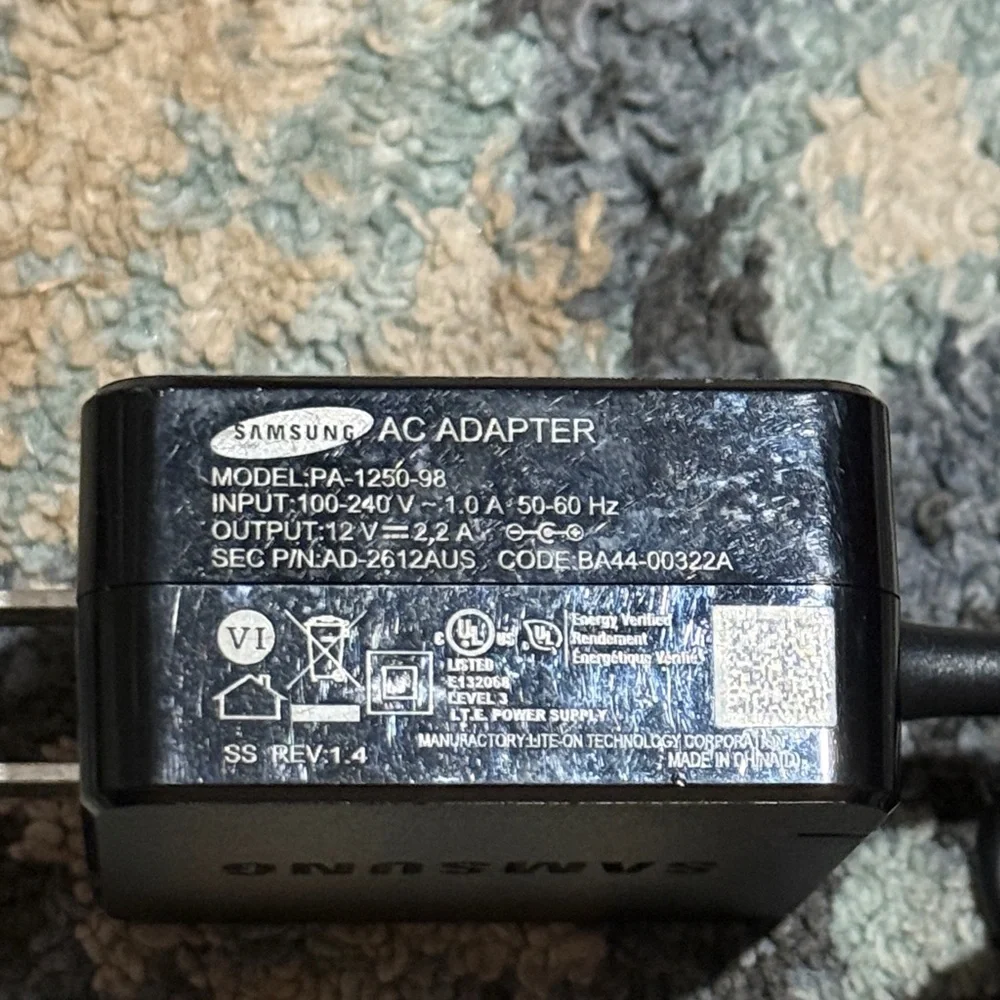 Samsung Black Charging Adapter with Cable